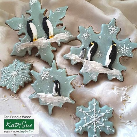 Winter Cookies Decorated, Snowflake Cookies Decorating, Penguin Cookies, Designer Cookies, Christmas Sugar Cookies Decorated, Winter Cookies, Winter Cookie, Snowflake Cookies, Sugar Cookie Designs