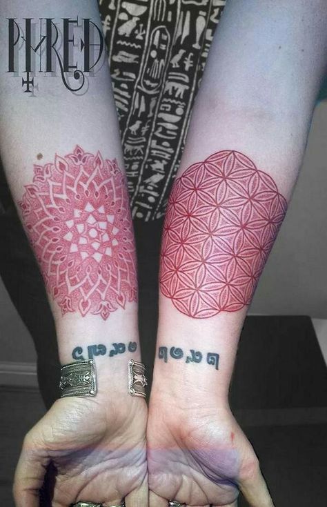 Elbow Mandala Tattoo, Tattoo Elbow, Tattoos Dotwork, Geometric Tattoo Pattern, Flower Of Life Tattoo, Sleeve Inspiration, Flower Of Life Pattern, Hippie Tattoo, Polka Tattoo