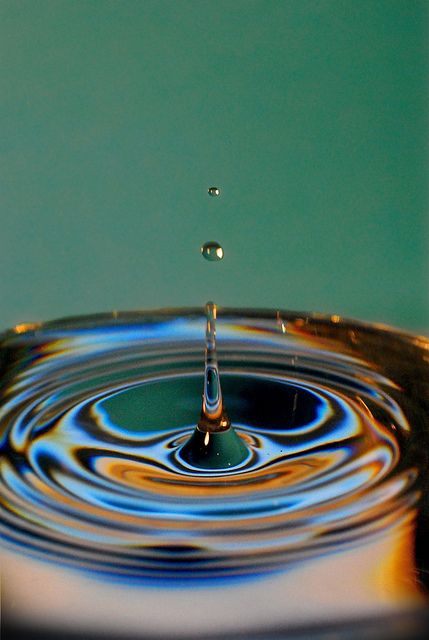 Studio Water droplet by Daniel-Williams, via Flickr Studio Water Photography, Water Droplet Photography, Water Surface Photography, Water Drop Aesthetic, Water Droplet Painting, Water Droplets Art, Images Pop Art, Water Dripping, Water Drop Photography