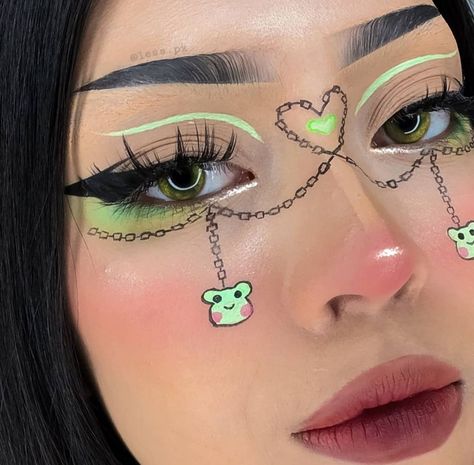 Eye Makeup Inspo, Makeup Carnaval, Baby Crocodile, Vampire Bride, Vibrant Makeup, Frog Eye, Cute Eye Makeup, Face Art Makeup, Graphic Makeup