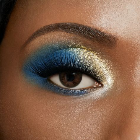 Showcasing Deep Blue and Champagne Beach Beach Eye Makeup, Make Up Color, Blending Eyeshadow, Natural Lipstick, Gold Eyeshadow, Colorful Eye Makeup, Gold Makeup, Asian Eye Makeup, Perfect Eyes