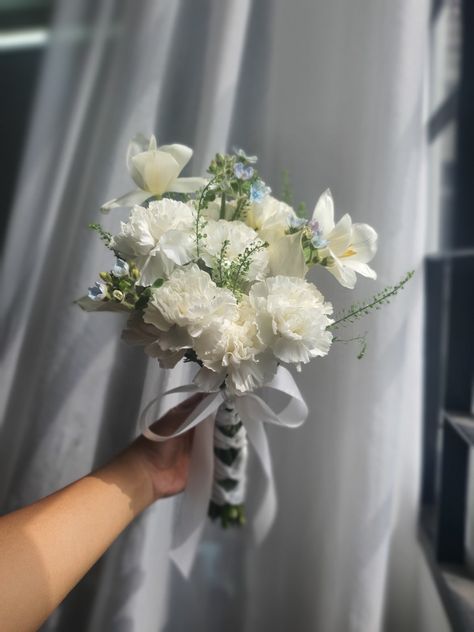 Moonflower Bouquet, Entourage Bouquet, Bride Hand Flower, Bunga Wedding, Small Wedding Bouquets, Flower For Wedding, Moon Flowers, Plant Store, Hand Flower