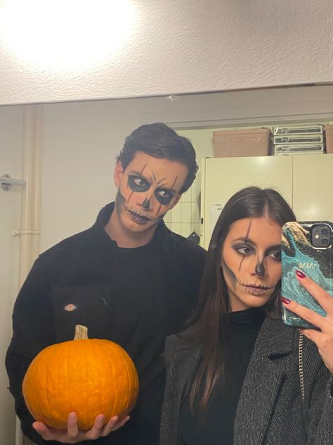 Halloween costume makeup skeleton couple pumpkins Couples Halloween Face Paint Ideas, Couples Makeup Halloween, Halloween Couple Makeup Ideas, Maquillage Halloween Couple, Easy Halloween Makeup Men, Halloween Couple Makeup, Couples Halloween Makeup, Couple Halloween Makeup, Halloween Makeup Couples