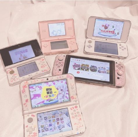 2ds Xl Aesthetic, 2ds Aesthetic, Cute Switch, 2ds Xl, Nintendo Dsi, Pink Games, Kawaii Games, Retro Gadgets, Ds Games