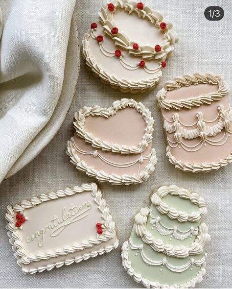 Vintage Decorated Cookies, Cookie Decorated Cake, Cakes Decorated With Cookies, Cute Cookies Decorated, Cookies For Birthday Party, Vintage Sugar Cookies, Fun Decorated Cookies, Cute Decorated Cookies, Cookie Designs Birthday