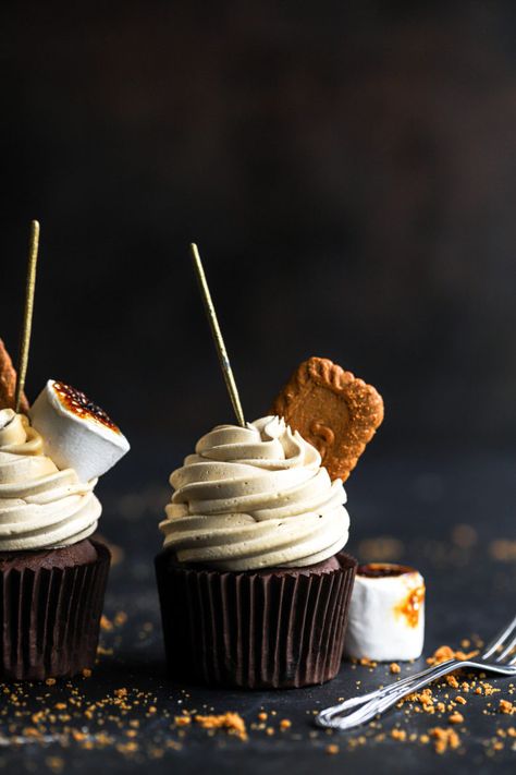 Bonfire Biscoff Cupcakes - Biscoff Cupcakes, Vegan Buttercream Frosting, Spice Frosting, Vegan Buttercream, Cinnamon Icing, Vegan Marshmallows, Happy Birthday Cupcakes, Coconut Palm Sugar, Dessert Photography