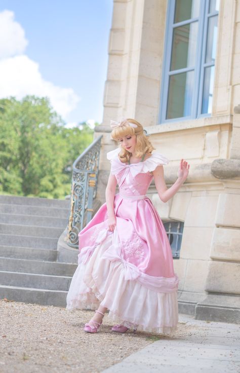 Cinderella in her pink dress Cosplay by Kiyomi Cinderella Ballgown, Cinderella Pink Dress, Princess Leia Cosplay, Pink Cinderella, Leia Cosplay, Cinderella Cosplay, Pink Princess Dress, Disney Princess Cosplay, Cosplay Reference