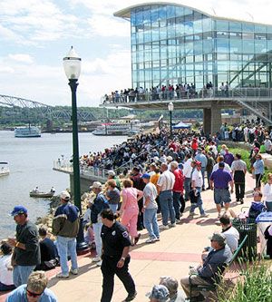 Mississippi Riverwalk - Start in Dubuque, Iowa at the breath-taking National Mississippi Rive Museum and  Aquarium and listen to live music at the River's Edge Plaza. Top Attractions in Dubuque http://www.midwestliving.com/travel/destination/iowa/dubuque-attractions/ Convention Center Design, Iowa Travel, Dubuque Iowa, Missouri River, River Walk, Six Feet Under, Mississippi River, Des Moines, Vacation Destinations