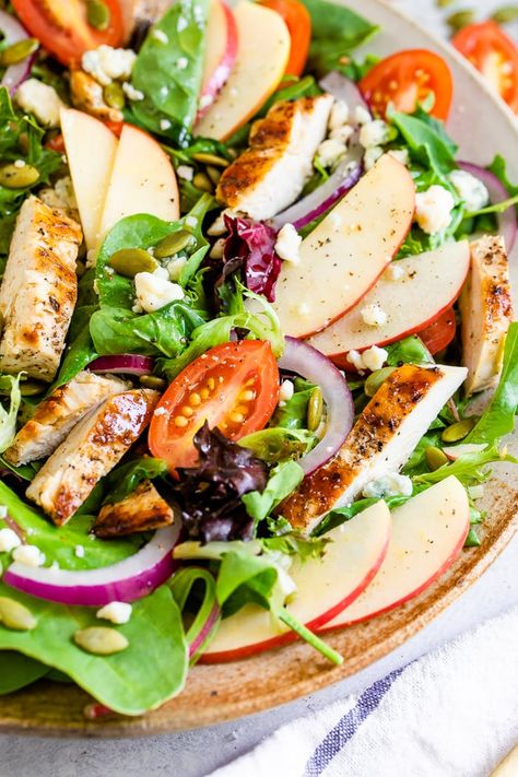 Panera Chicken Salad, Panera Fuji Apple Salad, Fuji Apple Salad, Food Meal Prep Ideas, Apple Chicken Salad, Hearty Salad Recipes, Salad Apple, White Balsamic Vinaigrette, Healthy Side Dish Recipes