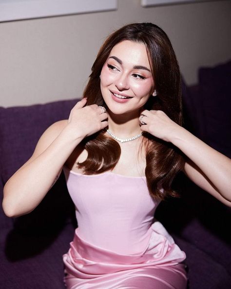 Hania Amir, Pakistani Actress, Celebrity Look, Girls Dpz, India Beauty, Girly Photography, Beauty Women, Asian Beauty, Pretty People