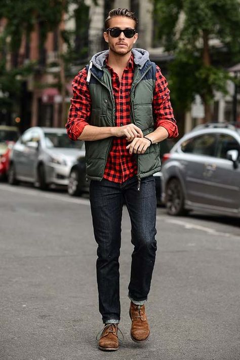 Hooded Vest + Flannel Comfy Winter Fashion, Mens Fall Outfits, Winter Mode Outfits, Hipster Mens Fashion, Mens Fashion Fall, Mens Fashion Suits, Mens Winter Fashion, Mens Fall, Casual Winter Outfits