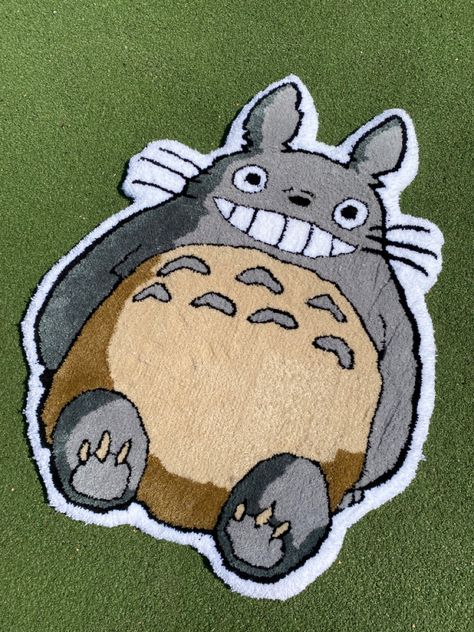 Totoro Tufted Rug, Make Rugs, Tufting Rugs, Tufting Ideas, Rug Tufting, Funky Rugs, Mug Rug, Punch Needle, Tufted Rug