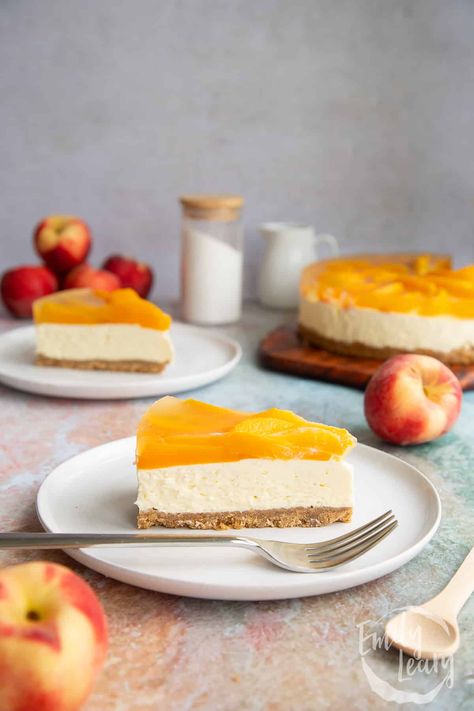 Peach Cheesecake Peach Cheesecake Recipes, Fresh Peach Dessert Recipes, Cheesecake Peach, Dessert Recipes Summer, No Bake Vanilla Cheesecake, Peach Cheesecake, Peach Dessert, Peach Jelly, Peach Dessert Recipes