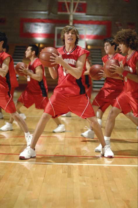 Hsm Outfits, Troy High School Musical, Zac Efron High School, High School Musical Costumes, Olesya Rulin, Zac Efron Vanessa Hudgens, Disney Channel Original Movies, Monique Coleman, Corbin Bleu