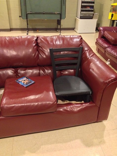 Couch Fix Couch Repair, Diy Fails, Good Quotes, Memes Br, Home Repairs, Funny Fails, Bones Funny, Funny Photos, Funny Gif