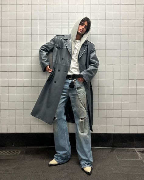 Alexander Roth | Back for more | Instagram Grunge Chic, Fall Fit, Mens Fashion Streetwear, Cool Outfits For Men, May 20, Cute Casual Outfits, Fashion Inspo Outfits, Boy Outfits, Winter Outfits