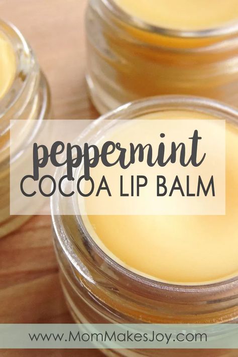 Beeswax Diy, Health Coconut Oil, Peppermint Cocoa, Peppermint Lip Balm, Lip Balm Recipes, Homemade Lip Balm, Coconut Oil Uses, Diy Lip Balm, Diy Lips