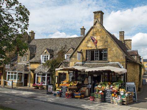 Broadway Cotswolds, Village Architecture, Cotswold Way, Cotswolds Cottage, Cotswold Villages, Cotswolds England, England Countryside, British Pub, English Village