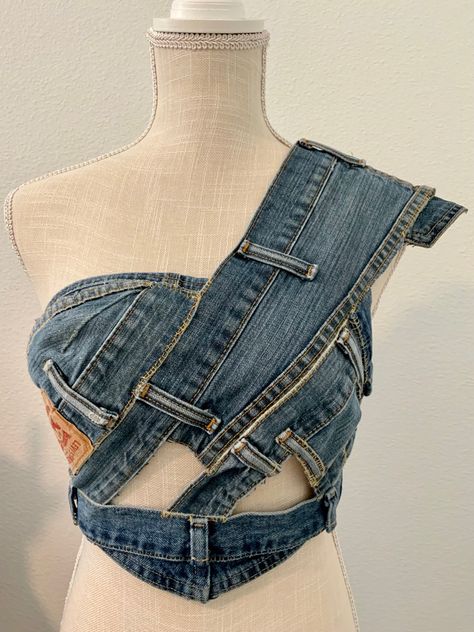 Upcycled Fashion Denim, Denim Deconstruction Fashion, Festival Outfits Denim, Denim Upcycle Clothing, Upcycled Denim Fashion, Fashion Deconstruction, Fashion Upcycling, Denim Upcycle, Upcycle Denim