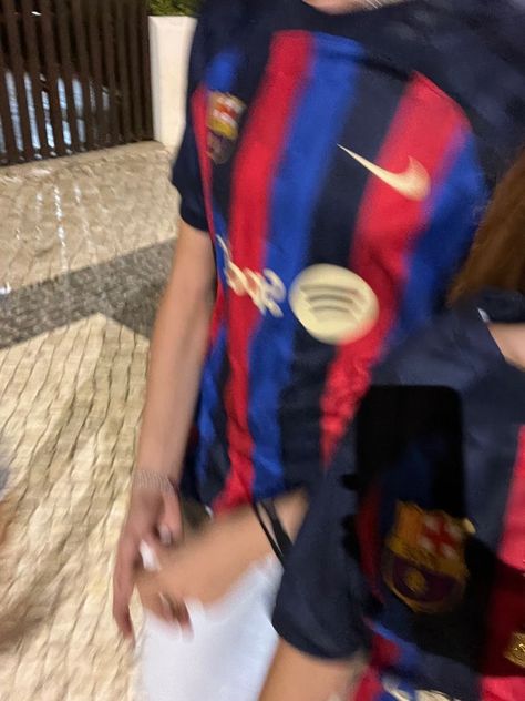 Camisa Barcelona, ماثيو ماكونهي, Barcelona Jerseys, Football Wags, Football Jersey Outfit, Football Love, Jersey Outfit, Soccer Girl, Matching Couple Outfits