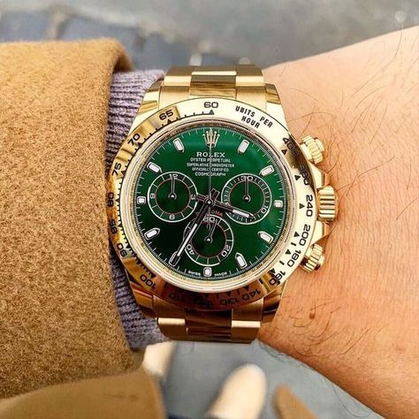 Rolex Daytona Gold, Gold Daytona, Fancy Watches, Rolex Watches For Men, Gold Rolex, Mens Fashion Watches, Watch Luxury, Gold Watch Men, Rolex Men