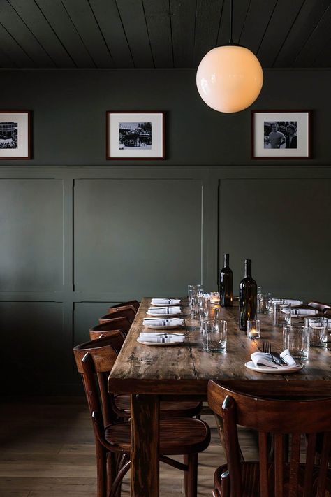 Dark Green Living Room, Brooklyn Design, Modern Farmhouse Dining Room, Green Dining Room, Dark Green Walls, Modern Farmhouse Dining, Hotel Interiors, Living Room Green, Dining Room Inspiration