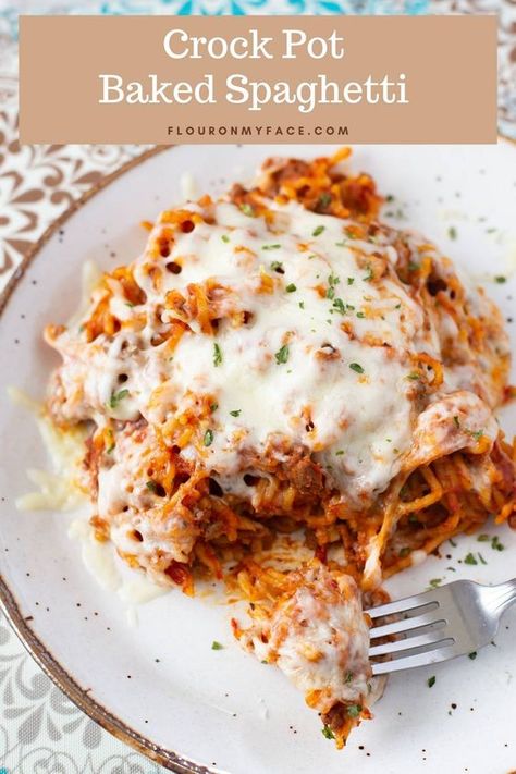 Delicous and cheesty crock pot baked spaghetti. Spaghetti Bake Crockpot, Crock Pot Recipes Spaghetti, Slow Cooker Baked Spaghetti, Crockpot Spaghetti With Ricotta Cheese, Crockpot Cheesy Spaghetti, Crock Pot Baked Spaghetti, Crockpot Baked Spaghetti Slow Cooker, Pasta For A Crowd Crockpot, Baked Spaghetti In Crockpot