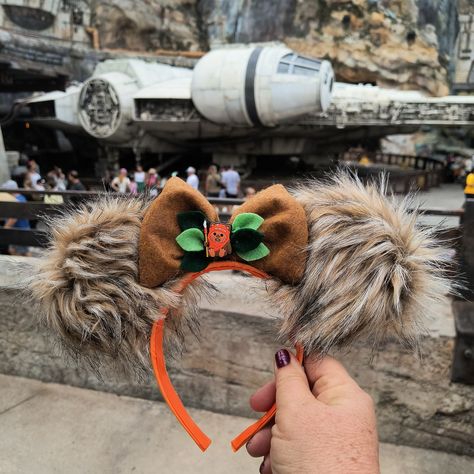 Going to Hollywood Studios don't forget your Ewok Handmade Mickey Ears. These cute Ears sell for $35 plus shipping. Fast Shipping 1 to 3 days. Click on the link to shop One Villian Boutique. https://onevillianboutique.etsy.com #starwars #starwarsfan #starwarsday #hollywoodstudios #disneyland #galaxysedge #disneyworld #disneyvacation #disney #disneylifestyle #disneylove #ewok #batuu #disneyresorts #etsyshop #etsyseller #smallbusiness #mickeyears #mickeymouse #princessleia #mickeyears Disney Lifestyle, Felt Leaves, Star Wars Day, Galaxy's Edge, Orange Ribbon, Mouse Ears Headband, Disney Resorts, Ears Headband, Mickey Ears