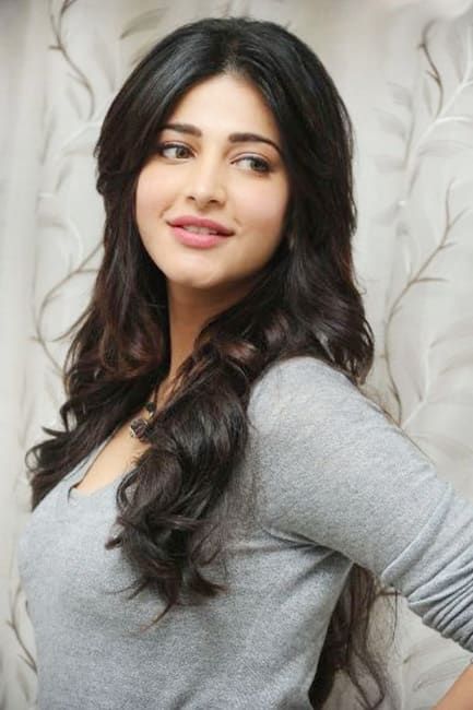 Actress Shruti Haasan poses for a stunning picture Shruti Hasan, Shruti Haasan, Nivetha Pethuraj, Shruti Hassan, Indian Woman, Celebrity Wallpapers, Stunning Outfits, Bollywood Celebrities, Actress Photos