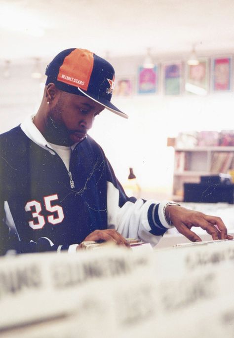 j dilla. Hip Hop Producers, J Dilla, Best Hip Hop, Hip Hop Albums, Music Producers, Record Collection, Hip Hop Music, Record Store, New Album