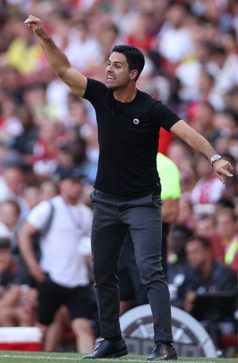 Mikel Arteta Style, Arsenal Manager, Mikel Arteta, Football Stuff, Work Ethic, Mens Lifestyle, Arsenal Fc, Arsenal, Men's Style