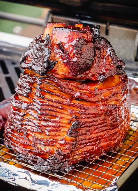 Bourbon Glazed Ham Recipes, Glazed Spiral Ham Recipes, Honey Bourbon Ham Glaze, Bourbon Glaze For Ham, Whiskey Ham Glaze, Bourbon Maple Glaze, Double Smoked Ham Recipes, Smoked Ham Glaze Recipes, Boars Head Ham Glaze Recipe