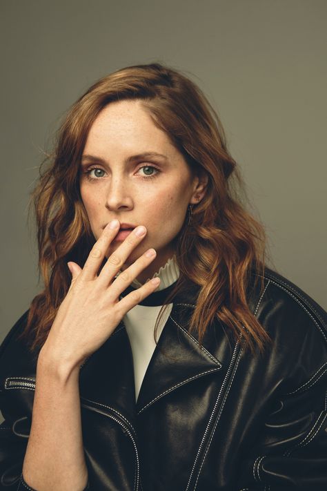 Sophie Rundle, Peaky Blinders Series, Suranne Jones, Wonderland Magazine, Gentleman Jack, Girls Series, British Actors, Attractive People, Girl Crushes