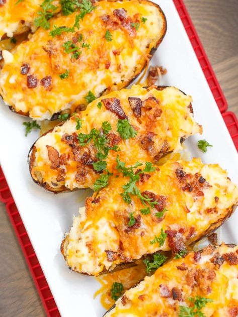 Easy Twice Baked Potatoes - Favorite Family Recipes Double Baked Potatoes, Baked Potatoes In The Oven, Easy Twice Baked Potatoes, Potatoes In The Oven, Potatoes Stuffed, Buttery Potatoes, Potatoes Baked, Perfect Baked Potato, Fluffy Mashed Potatoes