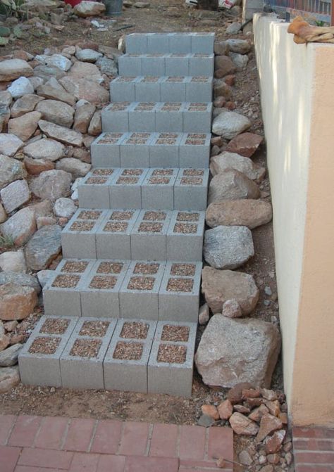 Cinder Block Bench, Cinder Block Fire Pit, Cinder Block Garden, Concrete Patios, Cinder Blocks, نباتات منزلية, Garden Stairs, Cinder Block, Backyard Diy Projects