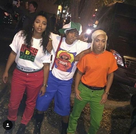 TLC Halloween costume Tlc Halloween Costume Ideas, Tlc Costume Ideas, Tlc Halloween Costume, Tlc Outfits 90s Ideas, Tlc Costume, Tlc Outfits 90s, Tlc Outfits, 90s Party Outfit, 90s Halloween Costumes