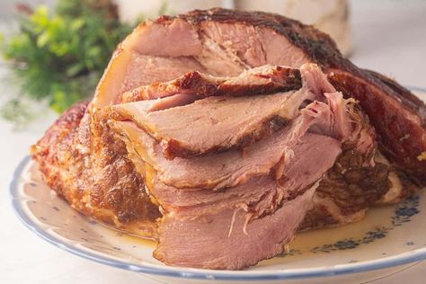 Dutch Oven Ham ⋆ Dutch Oven Ham, Oven Ham, Ham Shank, Spiral Cut Ham, Navy Bean Soup, Spiral Ham, Holiday Ham, Ham Bone, Sugar Free Maple Syrup