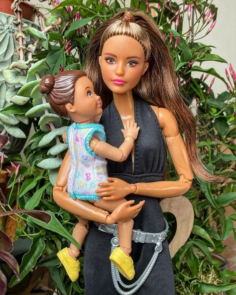 Barbie Doll Family, Barbie Bebe, Realistic Barbie, Cute Barbie, Baby Doll Nursery, Baby Barbie, Barbies Pics, Barbie Doll Set, Barbie Collector Dolls