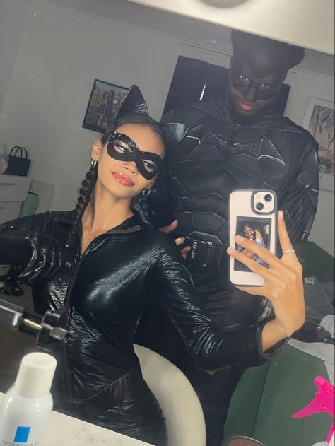 Batman And Cat Women Costumes, Cat Woman And Batman Costume, Cat Woman And Batman, Catwoman Halloween, Catwoman Halloween Costume, Catwoman Outfit, Partner Halloween Costumes, Batman Cat, Catwoman Costume