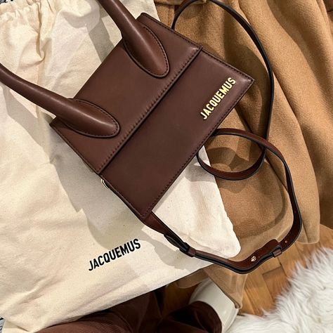 Jacquemus Bag Brown, Brown Jacquemus Bag, Jacquemus Bag Street Style, Jaquemus2020 Bag, Dream Products, Sweet Disposition, Big Closet, Dream Bag, Jacquemus Bag