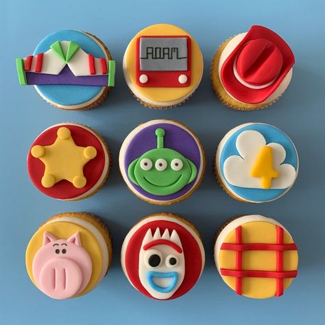 Cupcake Toy, Toy Story Cupcakes, Toy Story Cookies, Toy Story Party Decorations, Toy Story Theme, Toy Story Cakes, Story Birthday, Chocolate Covered Treats, Toy Story Birthday Party