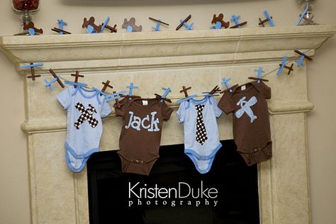 cute decorations for a baby shower Boy Shower Themes, Baby Shower Unique, Baby Shower Garcon, Airplane Baby Shower, Boy Baby Shower Ideas, Airplane Baby, Baby Shower Decorations For Boys, Boy Baby Shower Themes, Baby Shower Theme