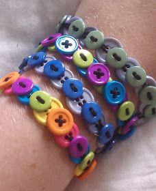 Bracelets With Buttons, What To Do With Buttons Ideas, Crafts To Make With Buttons, Crafts With Buttons For Kids, Shank Button Crafts, Things To Make With Buttons, Things To Do With Buttons, Buttons Crafts Ideas, Craft With Buttons