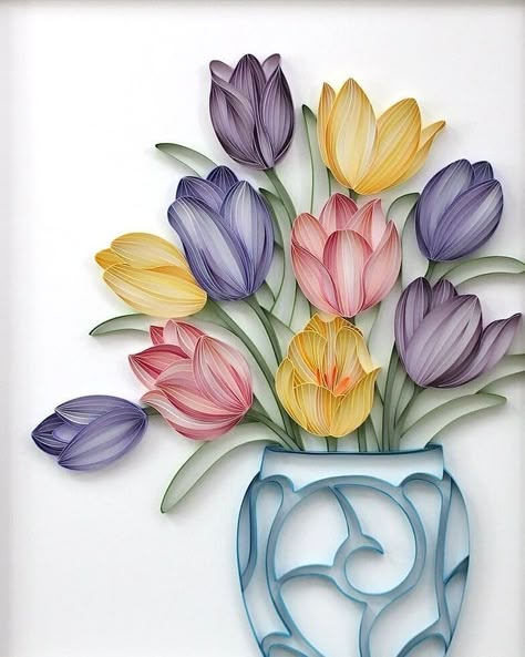 Vase Tulips, Paper Tulips, Quilled Roses, Diy Quilling Crafts, Neli Quilling, Quilling Pattern, Arte Quilling, Paper Quilling Tutorial, Paper Quilling Flowers