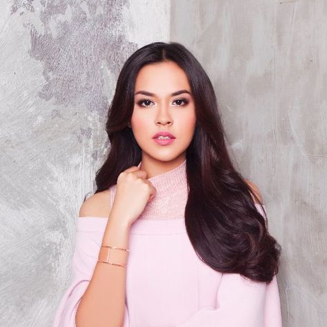 Raisa Andriana Raisa Andriana, Beautiful Lady, Sweet Girls, Woman Face, High Neck Dress, Indonesia, Actresses, Sun, Celebrities