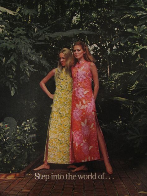 Vintage The Lilly print ad late circa 1969. Slim Aarons Photography, 1960s Summer, Palm Beach Fashion, 60s Vintage Fashion, Tropical Fashion, Vintage Lilly Pulitzer, Hawaiian Dress, Vintage Hawaiian, 1960s Fashion