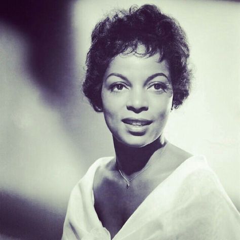 Ruby dee Ruth Younger A Raisin In The Sun, Ossie Davis, Ruby Dee, Iconic Beauty, Womens Month, Black Arts, Black Actresses, Vintage Black Glamour, Jackie Robinson