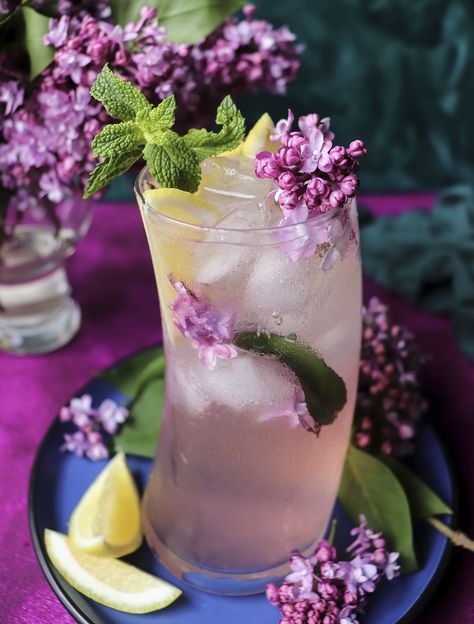 Lilac Lemonade, Lilac Syrup, Mint Recipes, Refreshing Summer Drinks, Citrus Juice, Lemonade Recipes, Syrup Recipe, Summer Drink, Summer Refreshments