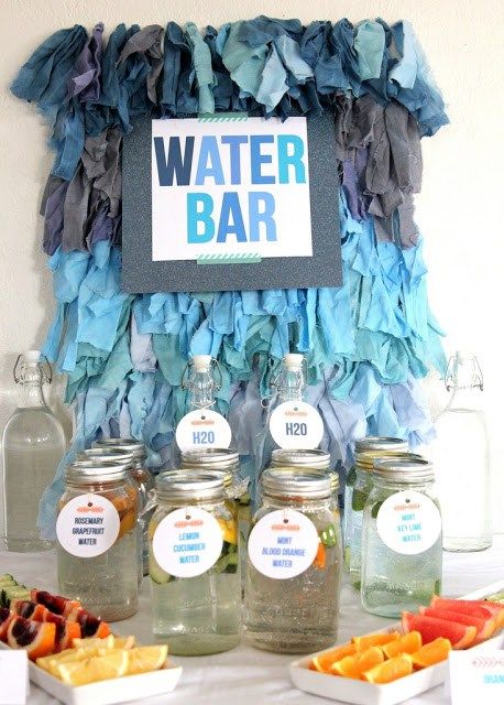 summer fiestas Water Bar party Beverage Bars, Mixing Cocktails, Lemon Mint Water, Women Retreat, Bars Ideas, Water Bar, Party Stations, Popsicle Party, Food Bars