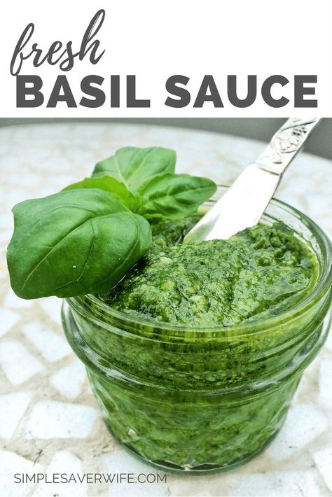 Pasta Breakfast, Freezing Fresh Herbs, Preserve Fresh Herbs, Fresh Basil Recipes, Freezing Vegetables, Freezing Herbs, Basil Pesto Recipes, Preserving Herbs, Soup Pasta